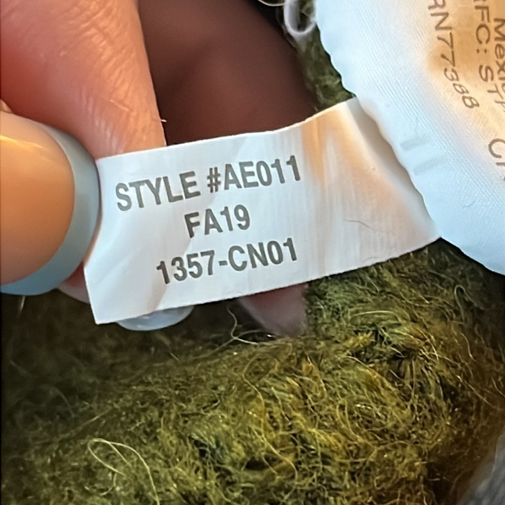J. Crew mock neck olive green cable knit sweater NWOT size S - Picture 4 of 4